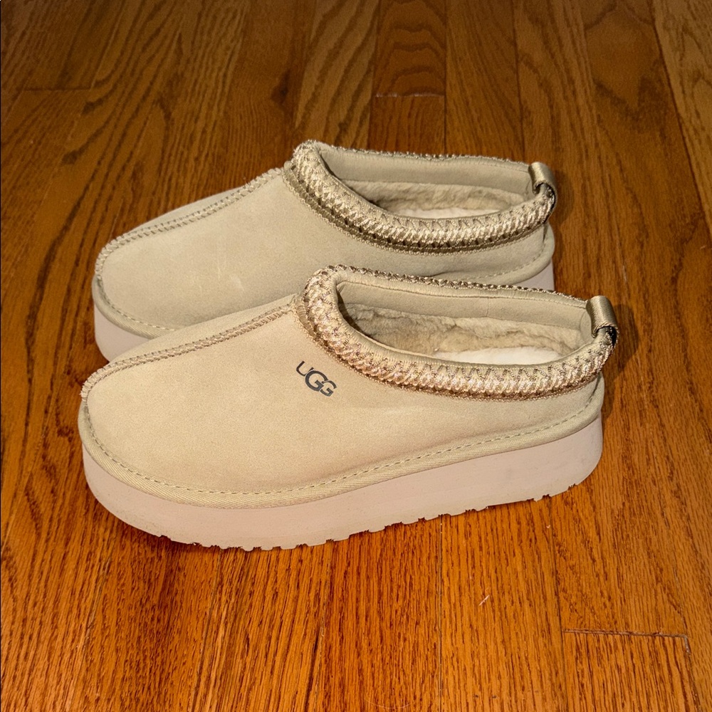 UGG Tazz Platform